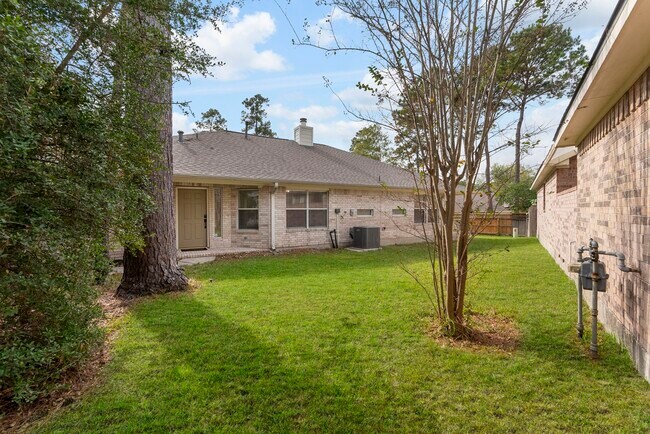 Building Photo - 99 E Foxbriar Forest Cir