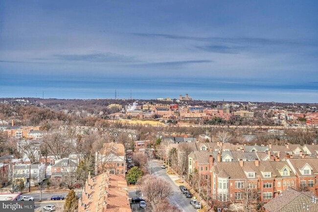 Building Photo - 1530 Key Blvd