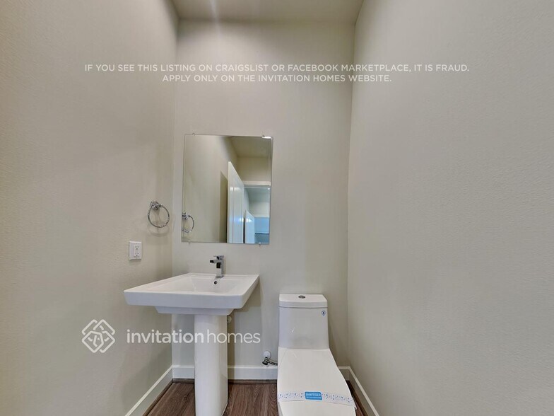 Building Photo - 10410 Executive Lake Dr