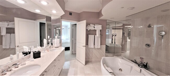 Building Photo - 3700 S Ocean Blvd