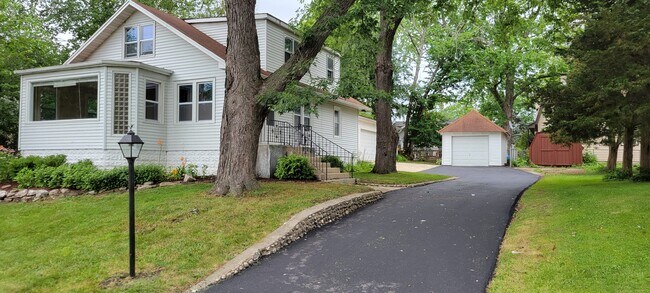 Primary Photo - 34955 N Augustana Ave