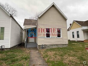 Building Photo - Two-Bedroom House | Updated | Move-in Ready