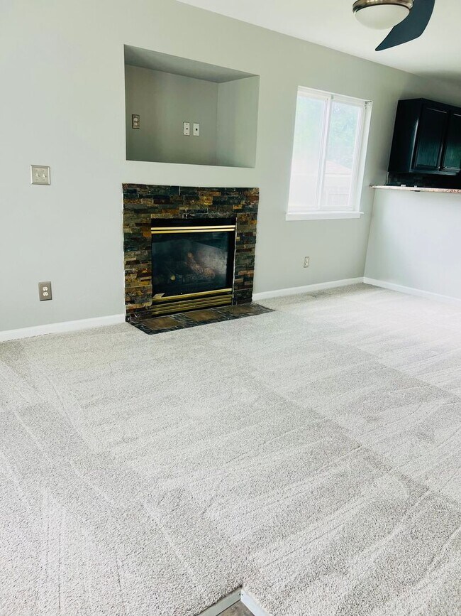 Building Photo - -$350.00 off  FIRST FULL MONTH'S RENT w/ 1...