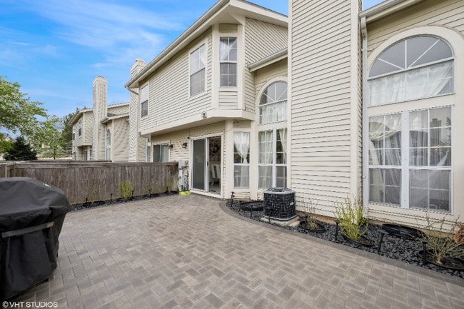 Building Photo - 707 Sturnbridge Ln