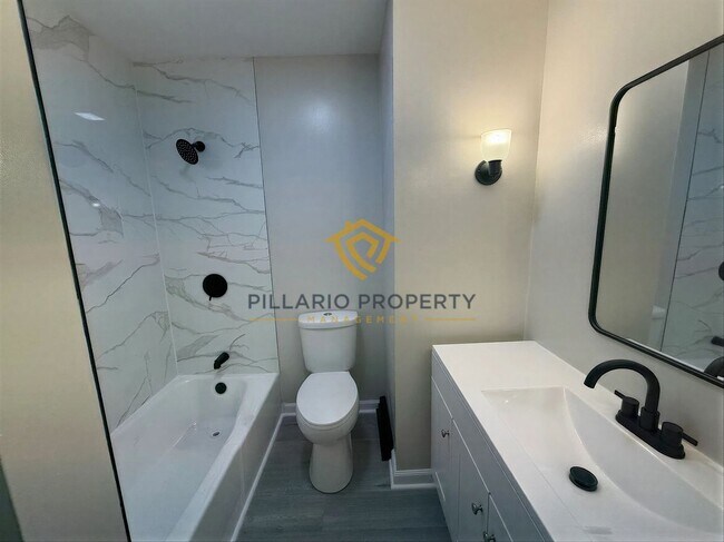 Building Photo - Freshly Renovated 4-Bedroom Home in Carmel, near Keystone and 96th St, Available NOW!