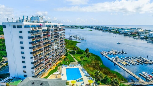 Building Photo - 1080 St Joseph St