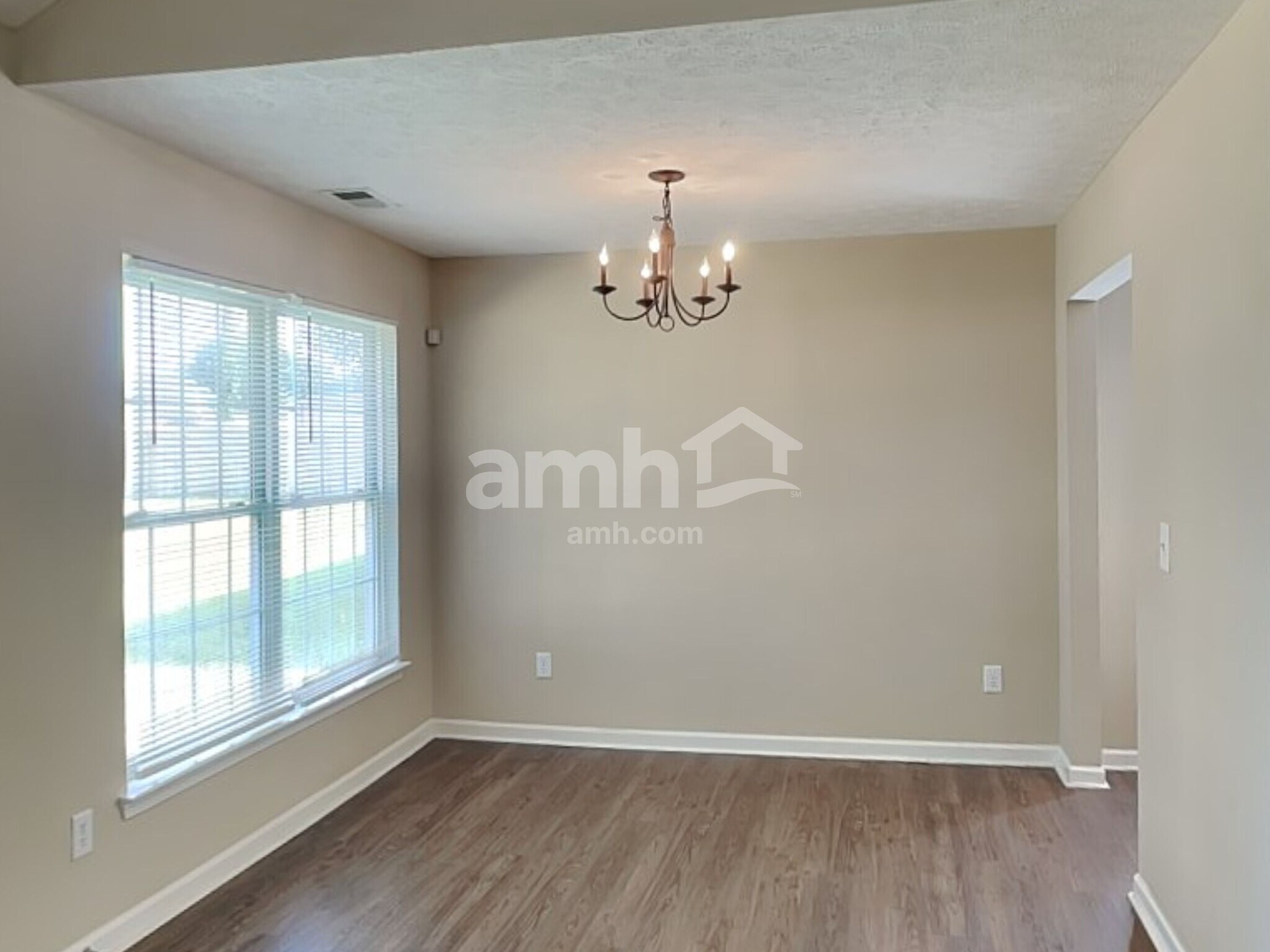 Building Photo - 2517 Kanlow Dr