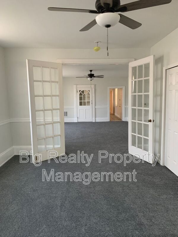 Building Photo - 477 E Main St