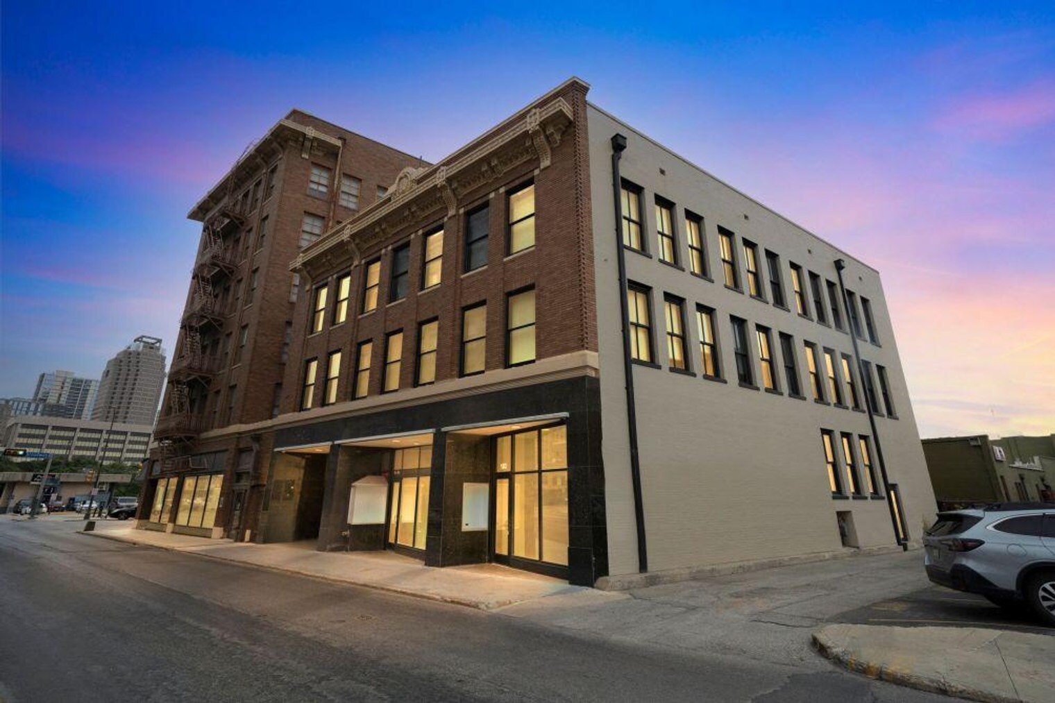 Building Photo - 505 E Travis St