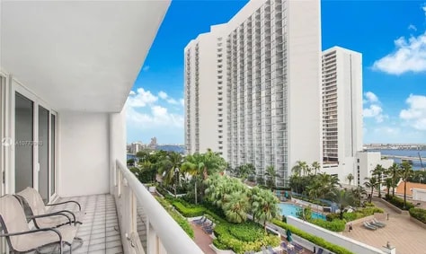 Building Photo - 1717 N Bayshore Dr