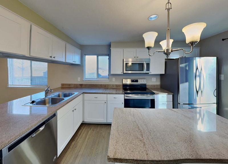 Building Photo - 12355 Glencoe St