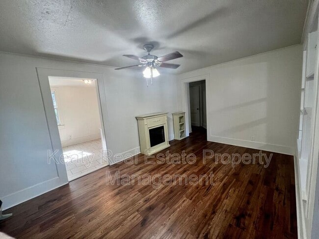 Building Photo - 503 Southdown Pl