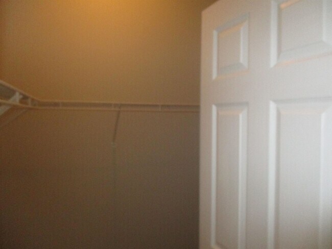 Building Photo - 3923 Gladiola Ct