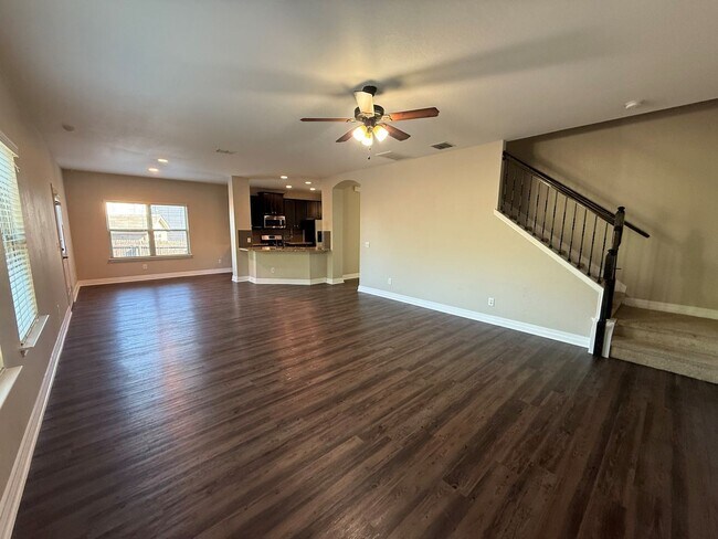 Building Photo - New Braunfels Gem!