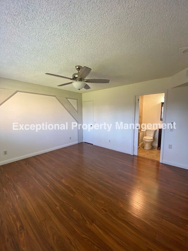 Building Photo - Ready to move in 4 bedroom 2 bath home