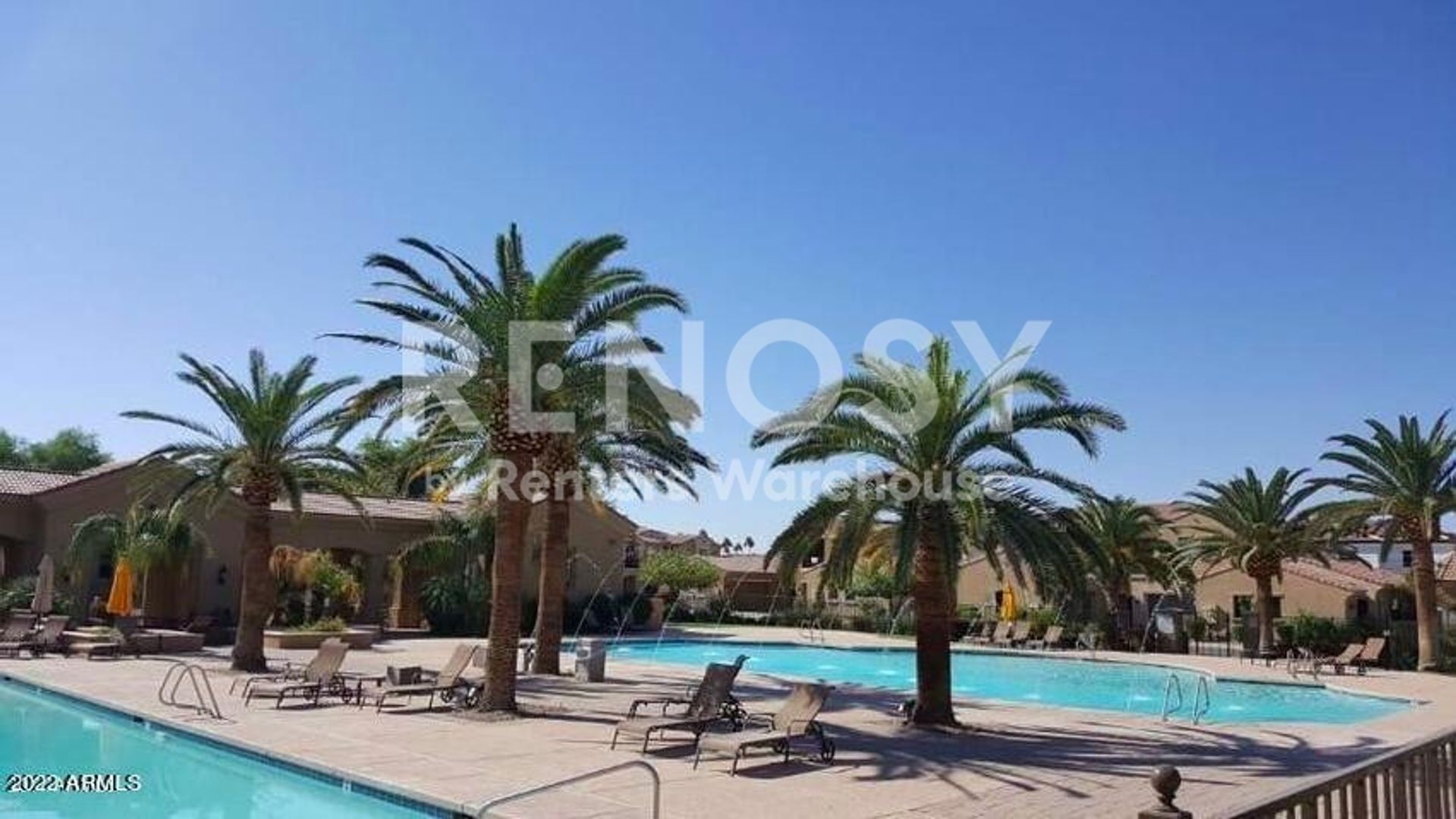 Building Photo - 1367 S Country Club Dr