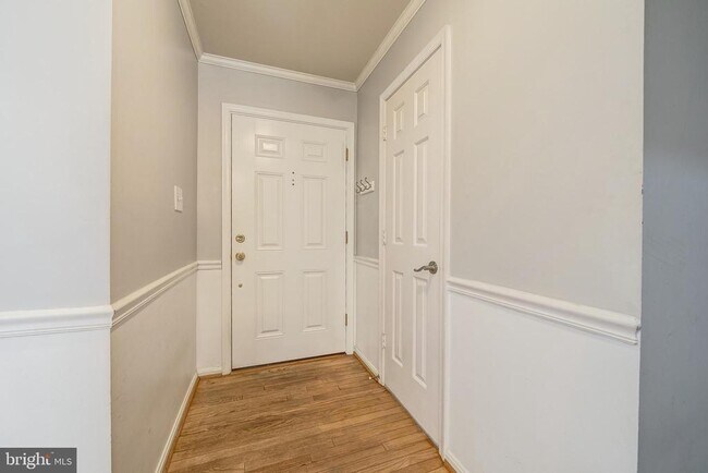 Building Photo - 5465 Cheshire Meadows Way