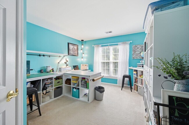 Building Photo - Spacious Home in a Great Leesburg Location
