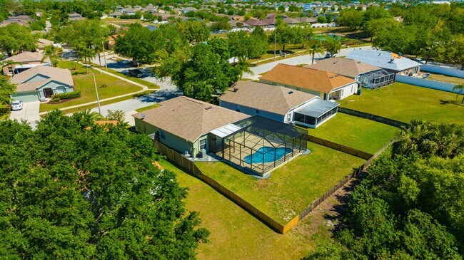 Building Photo - 10461 Hunters Haven Blvd