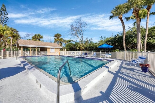 Building Photo - 5051 Village Garden Dr