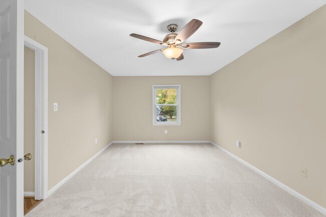 Building Photo - Move-In Ready Home in Prime Springfield Lo...