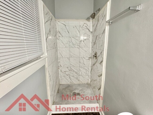 Building Photo - 666 Landis St