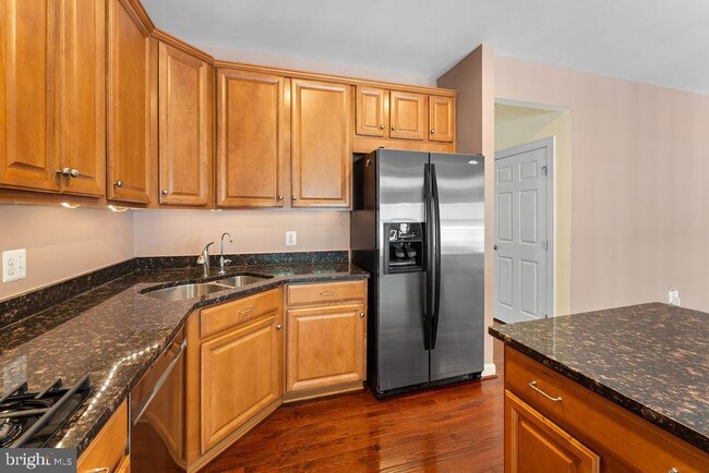 Building Photo - 1627 Whitehall Dr
