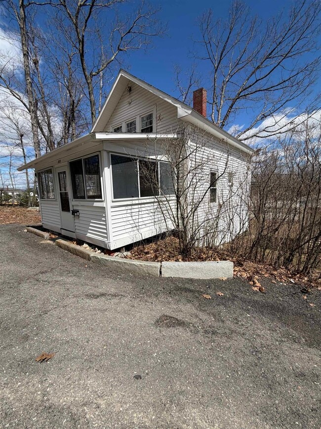 Building Photo - 303 N State St