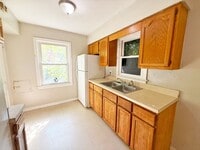 Building Photo - 3 BED 1 BATH BEAUTIFUL SINGLE FAMILY HOME