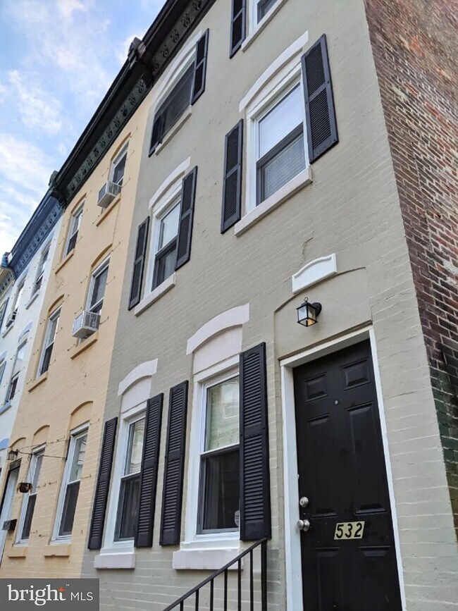 Primary Photo - 532 N Douglas St
