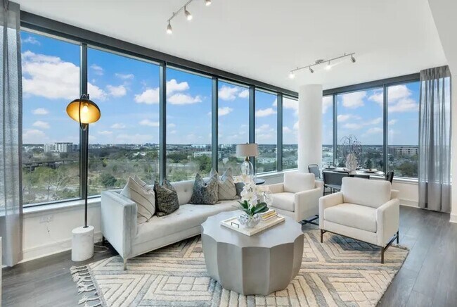 Building Photo - Luxury High-Rise Living with Up to 4 Weeks...