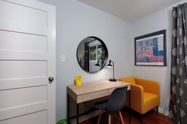 Building Photo - 4264 Belmont Dr