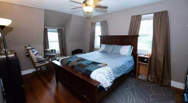 Building Photo - Charming Home in Heart of Rock Island
