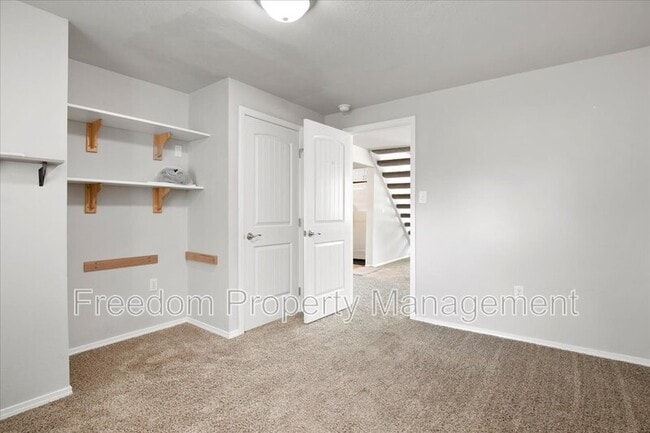 Building Photo - 420 S Garland St