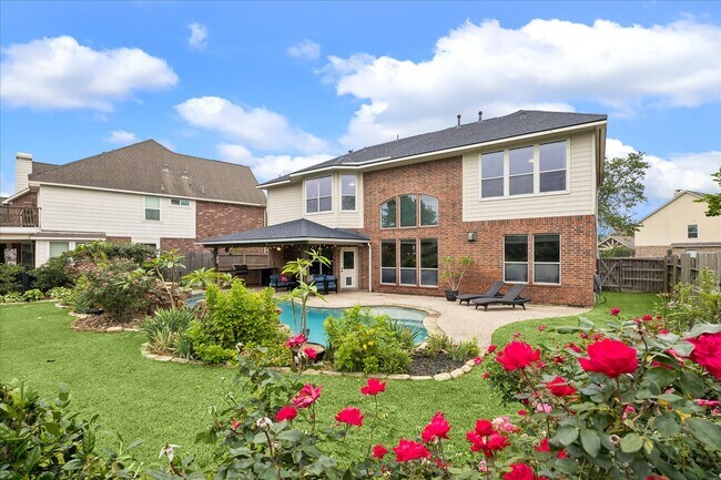 Building Photo - 1125 Shady Knoll Ln