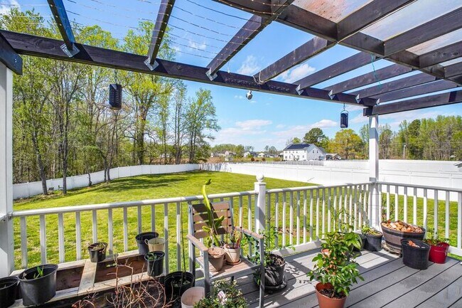 Building Photo - 9366 Alder Dr