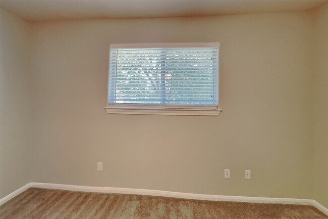 Building Photo - 25819 Oakridge Forest Ln