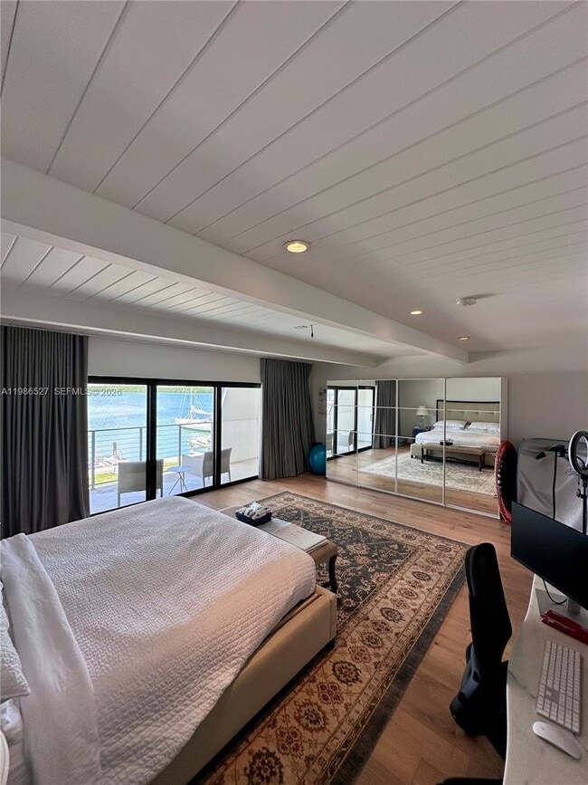 Building Photo - 166 Harbor Dr