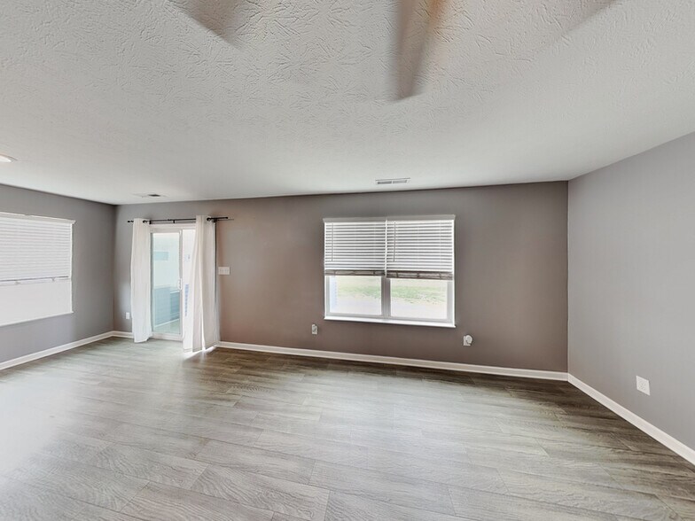 Building Photo - 8145 Ambrosia Ln