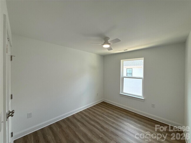 Building Photo - 2106 Bombay Wy
