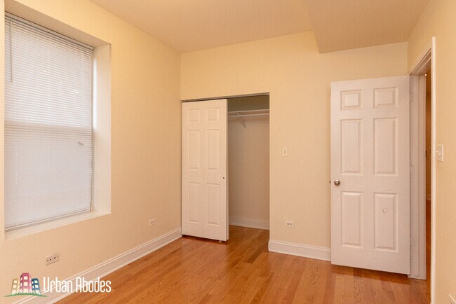 Building Photo - 2537 N Kildare Ave