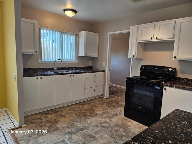 Building Photo - 42405 Iowa St