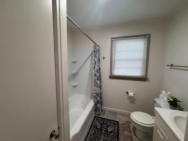 Building Photo - House in Paducah City Limits