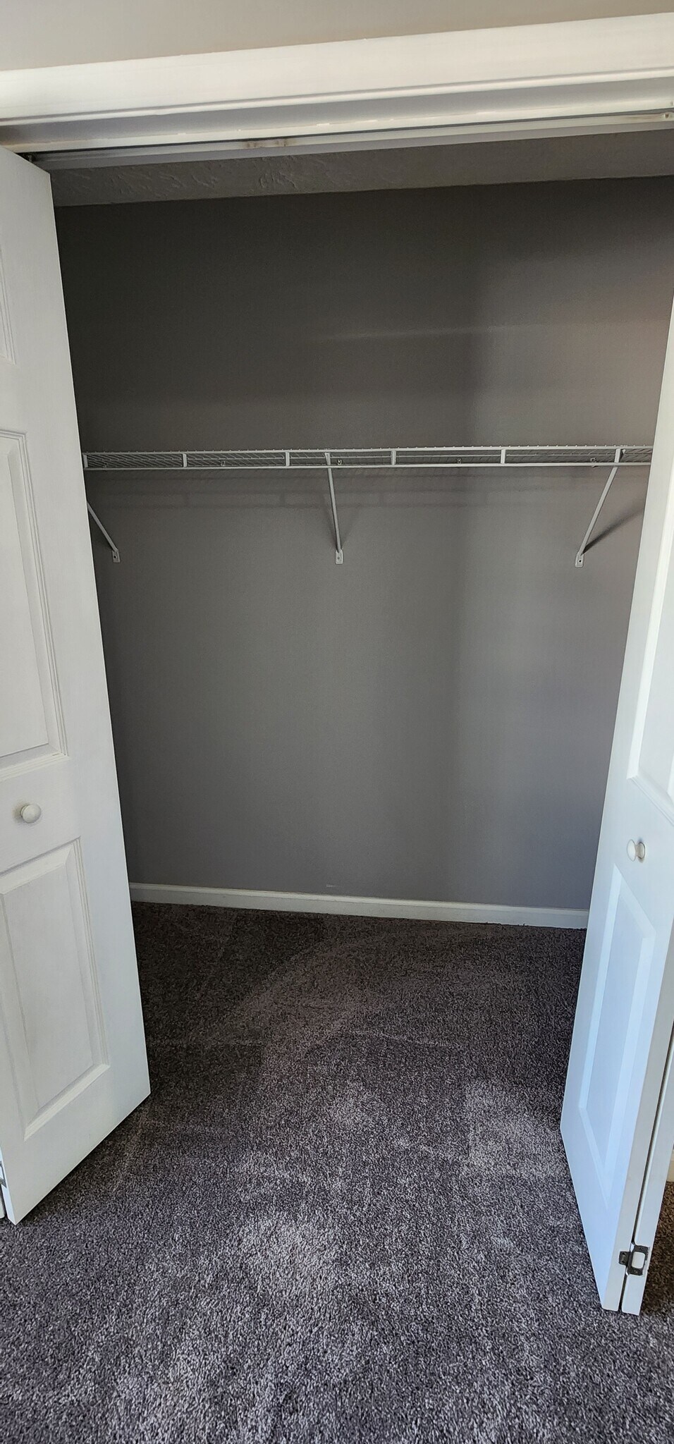 Building Photo - 1984 River Vista Cir