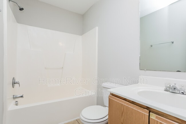 Building Photo - 3842 Pin Oak Rd