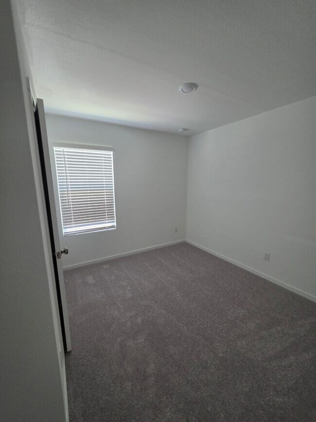Building Photo - NEWLY BUILT 3 bedroom 2.5 Bath for rent!!!