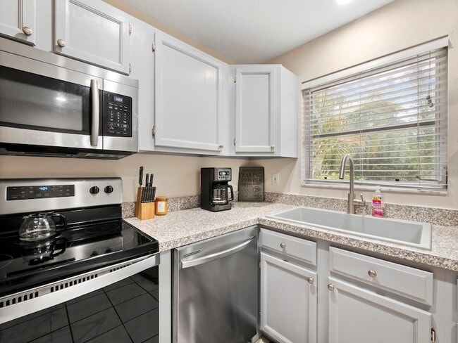 Building Photo - 109 Shore Rd