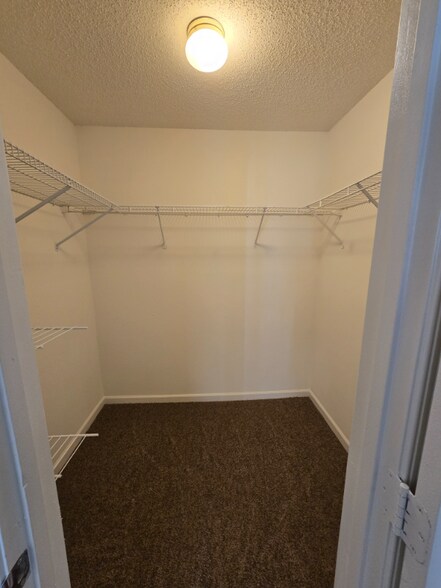 Building Photo - 9421 Links Ln