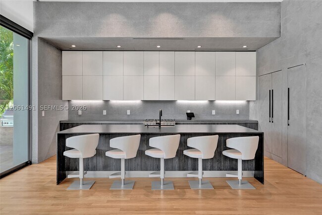 Building Photo - 240 Ocean