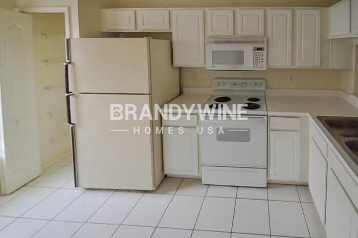 Building Photo - 2462 Lake Woodberry Cir